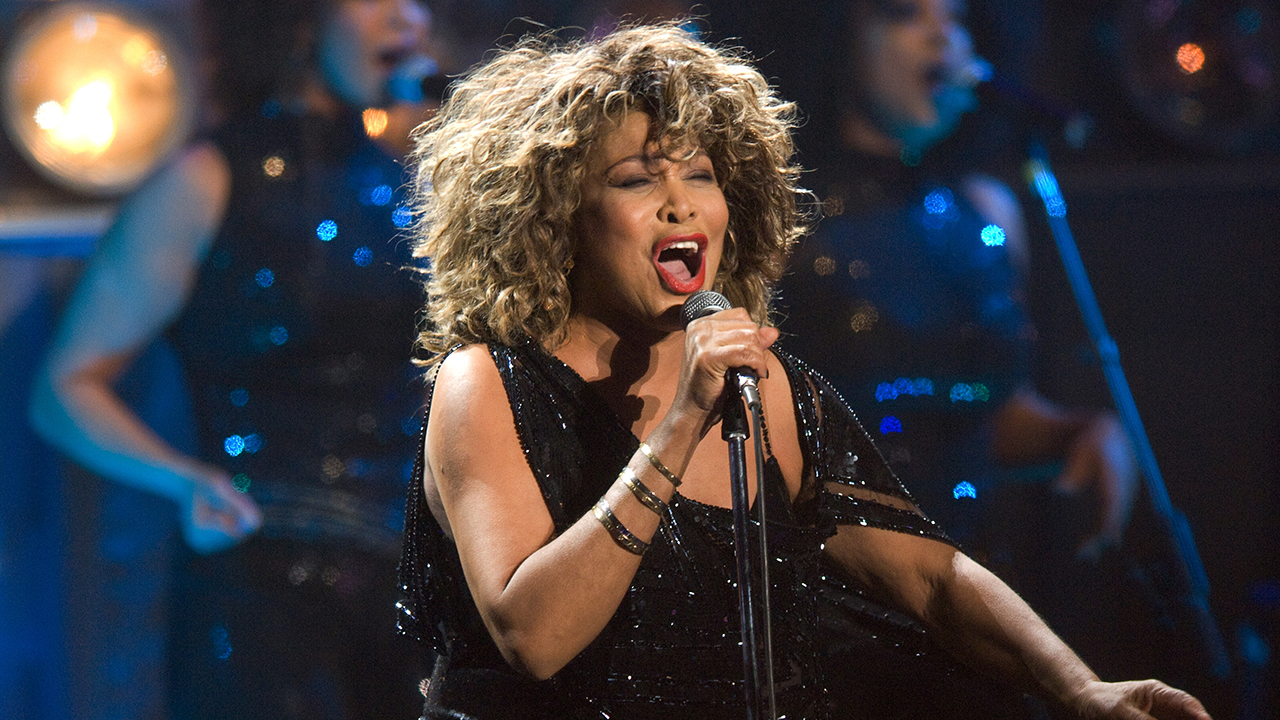 13294517 052323 cc gettyImages tina turner 2009 img